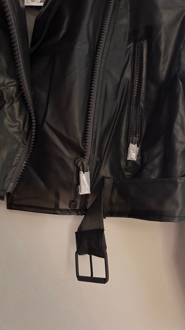 Chubasquero Zara talle M