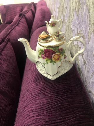 ROYAL ALBERT TERERA PEQUEÑA