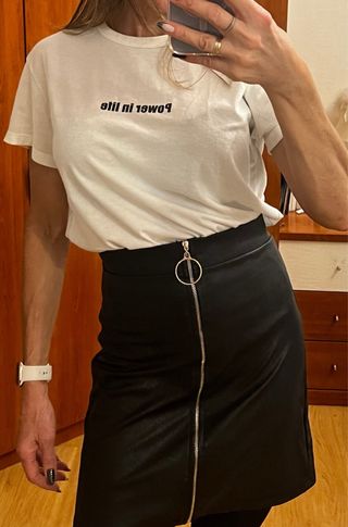Conjunto falda poli piel y camiseta 
