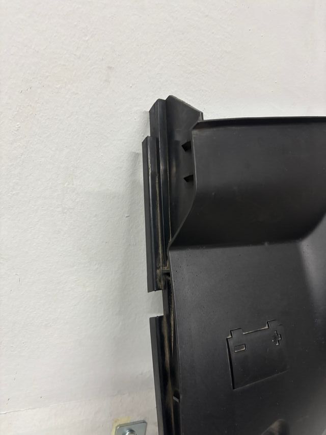 VW T5 Tapa de bateria años 2003-2009 Ref.250