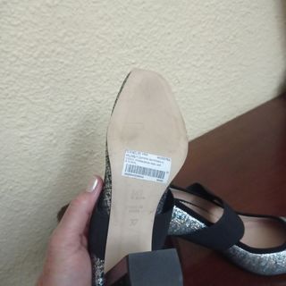 Zapatos de evento taco  ancho plata de HAnníbal La