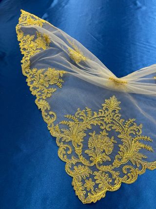 CONJUNTO NUEVO manteleta delantal bordado dorado 