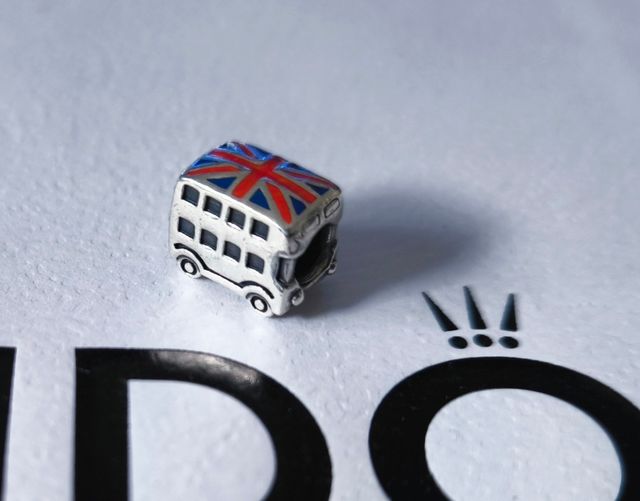 Conta Pandora autocarro Londrino Londres