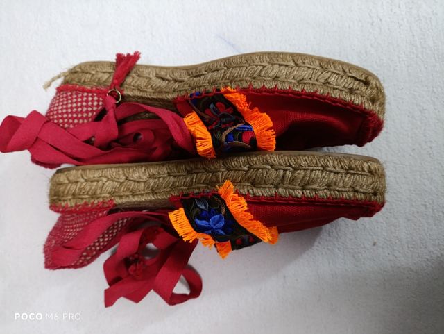 Alpargatas rojas fantasia