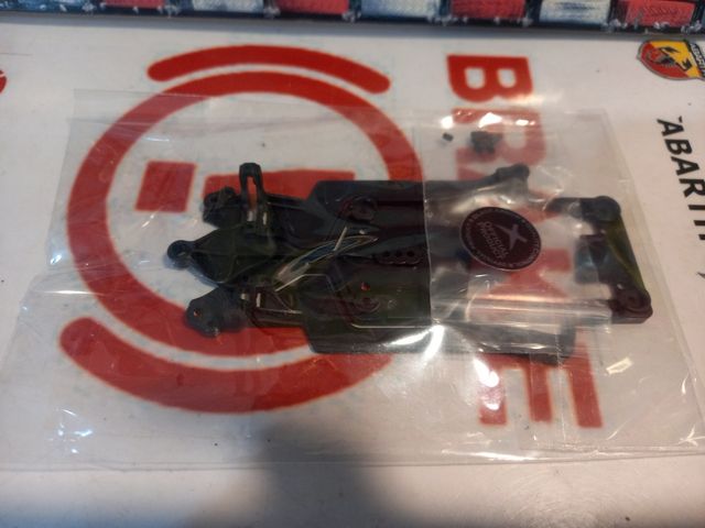 Chasis aston martin Black arrow negro