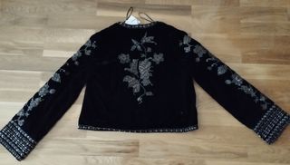 Chaqueta terciopelo con abalorios Zara