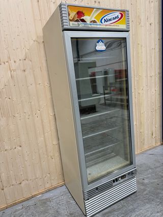 Congelador vertical de cristal