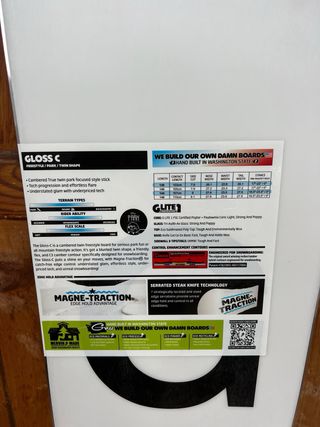 Snowboard Gnu Gloss C 2025 144cm