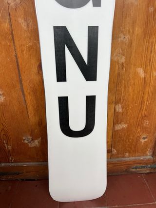 Snowboard Gnu Gloss C 2025 144cm