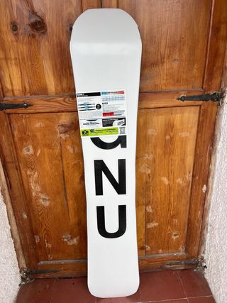 Snowboard Gnu Gloss C 2025 144cm