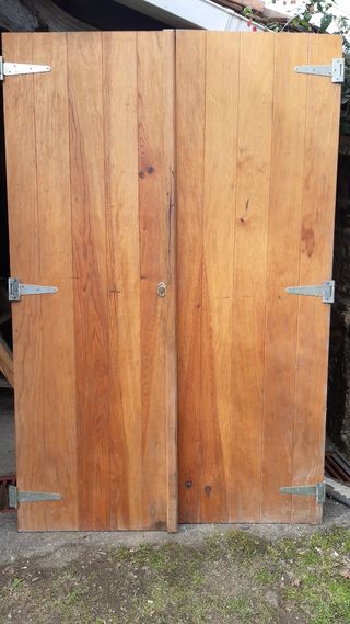 Puerta madera