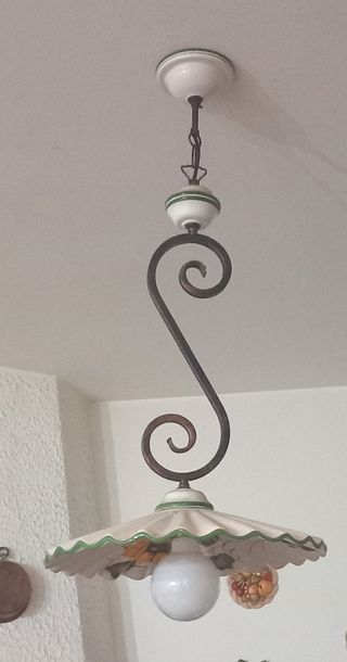 2 lampadari in ceramica e ferro battuto