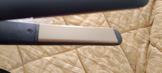 Piastra per capelli Remington mai usata