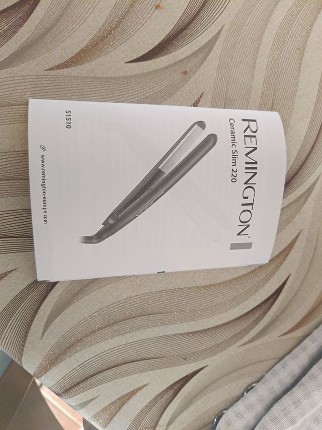 Piastra per capelli Remington mai usata