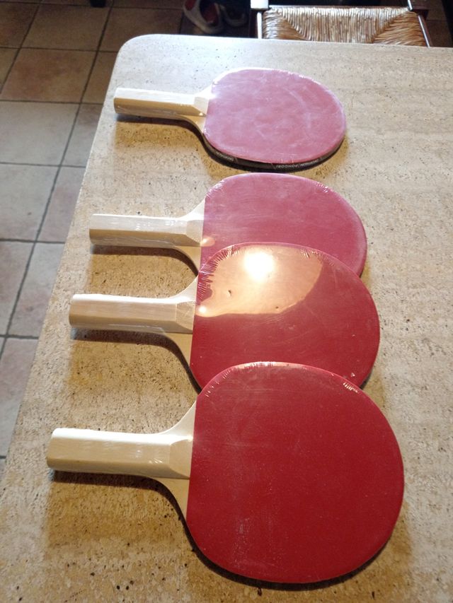 Set 4 racchette da ping pong 