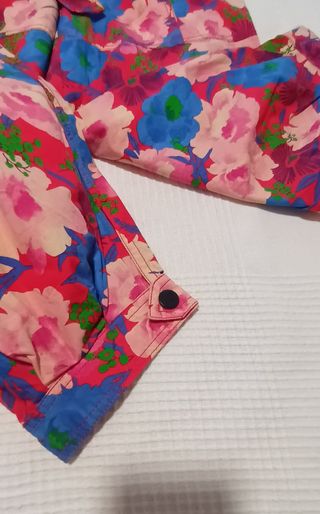 Pantalón ZARA estampado. Talla S