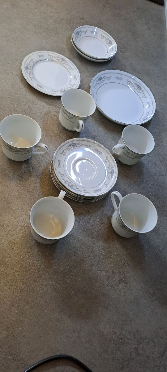 Set da the in fine porcellana