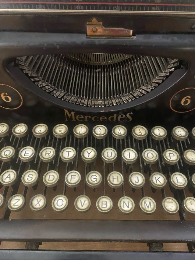 Maquina de Escribir Mercedes 6
