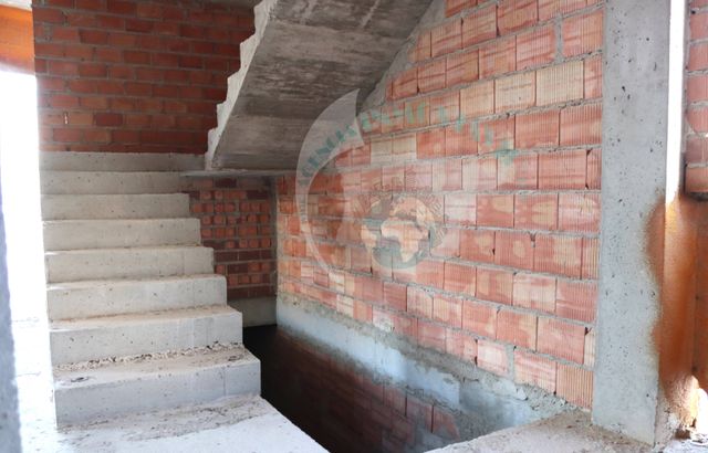 REF.23087 SE VENDE VIVIENDA, 4 PLANTAS EN ESQUINA