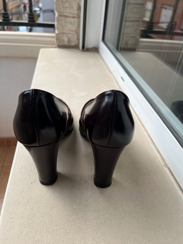 Salones negros de Magrit