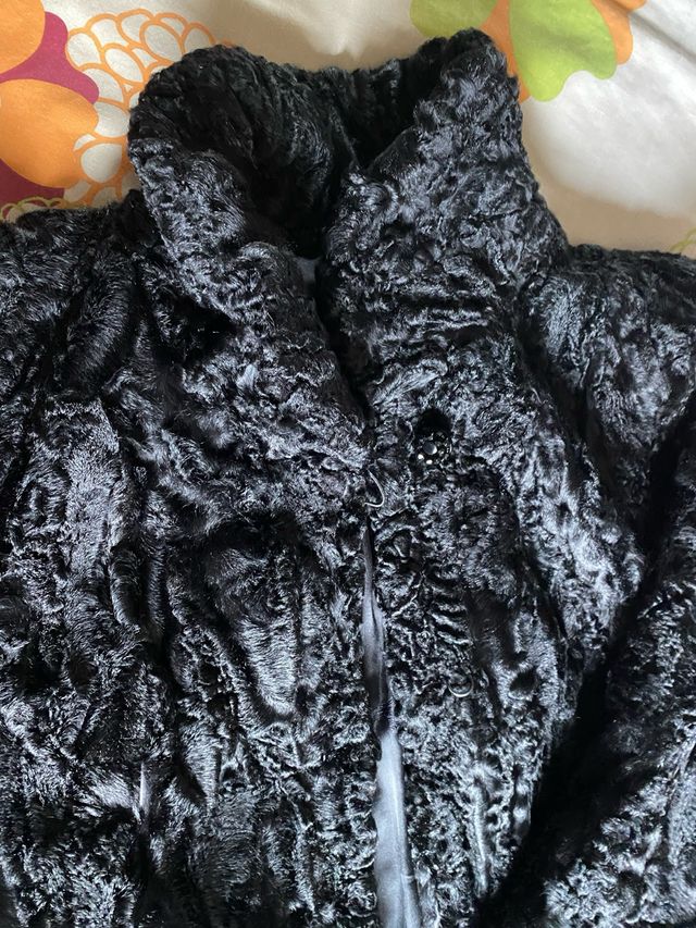 Chaquetón de astracán  garras. muy bien cuidado