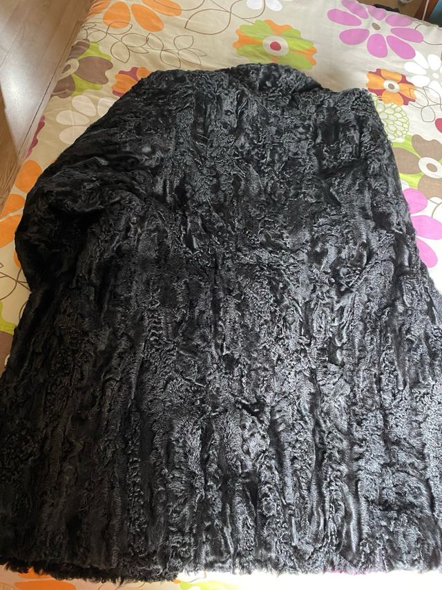 Chaquetón de astracán  garras. muy bien cuidado