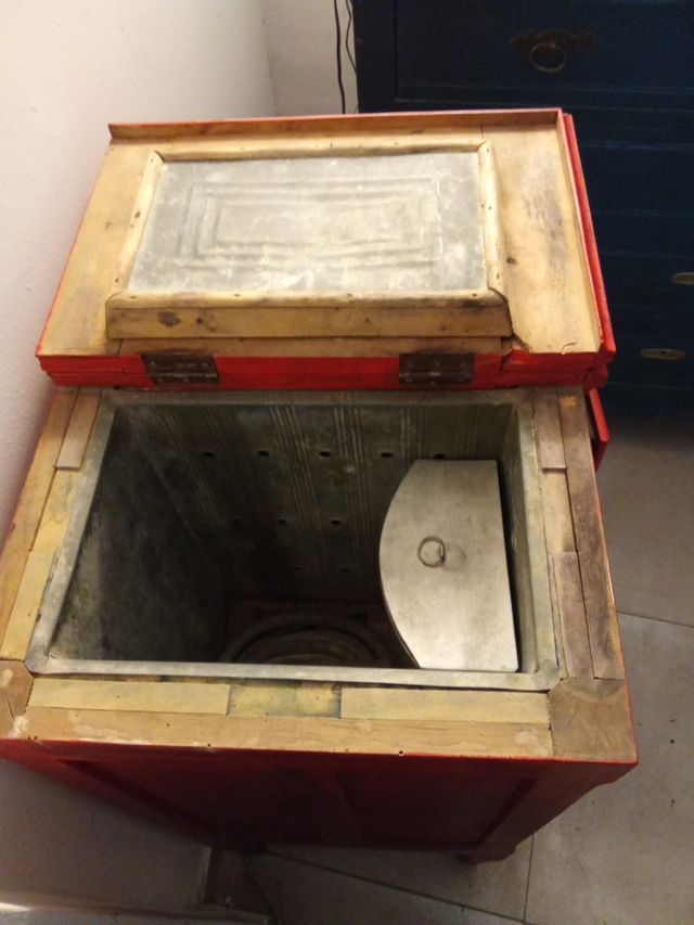 Nevera antigua restaurada