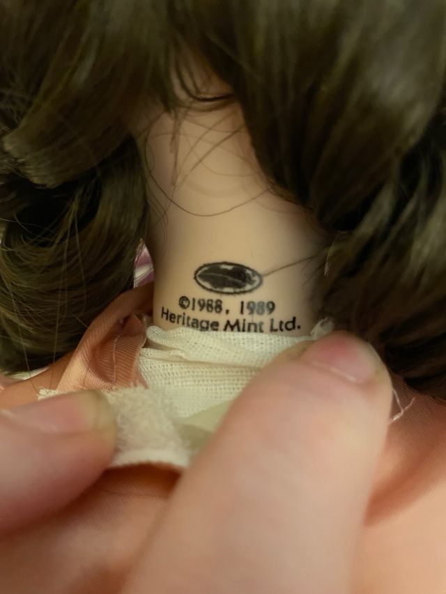 Bambola in porcellana della collezione Brooke