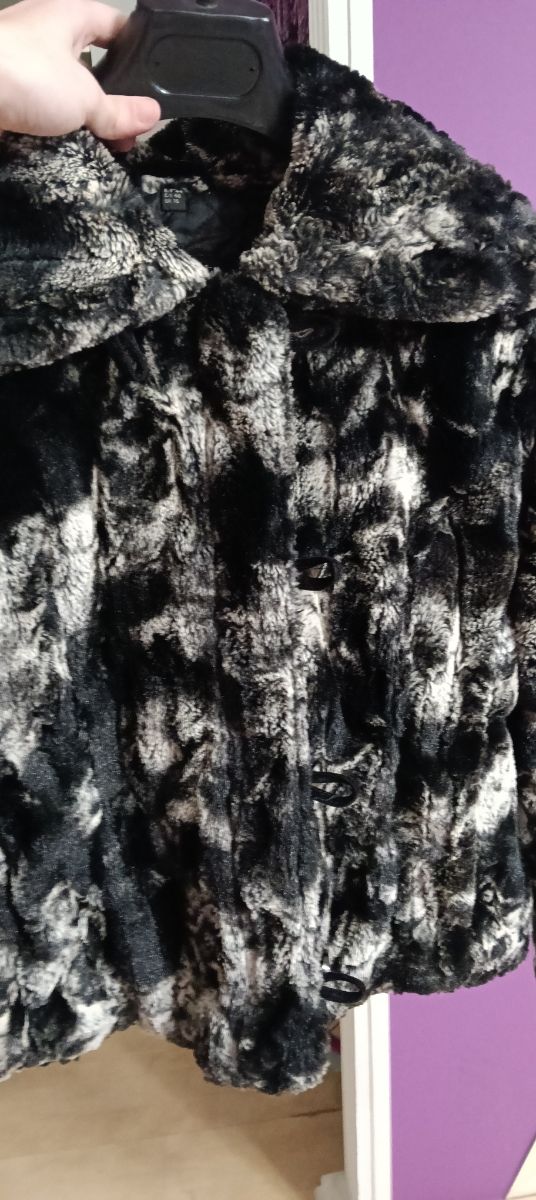 Abrigo corto de pelo