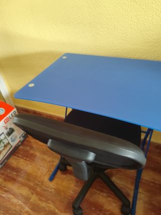 Mesa de estudio individual de cristal