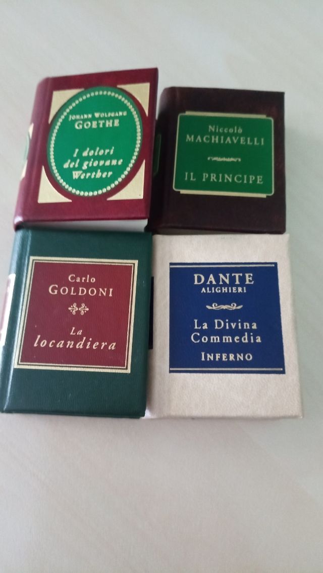 Libri in miniatura
