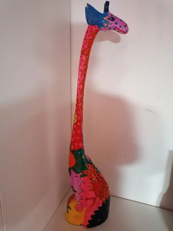 Girafa colorida de 1m feita á mão