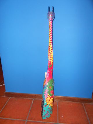 Girafa colorida de 1m feita á mão