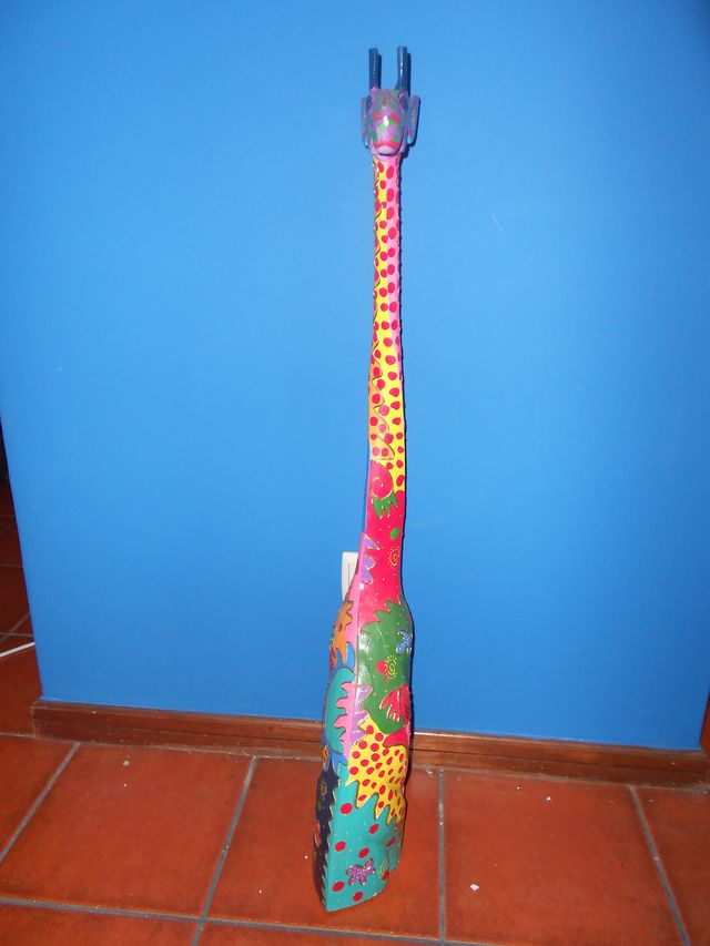 Girafa colorida de 1m feita á mão