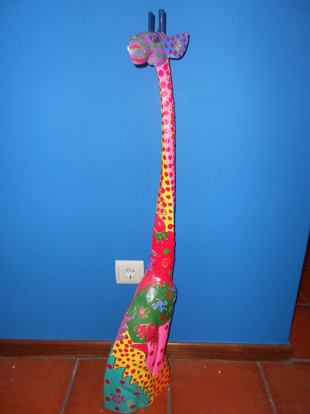 Girafa colorida de 1m feita á mão