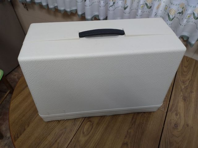 Maquina de coser antigua