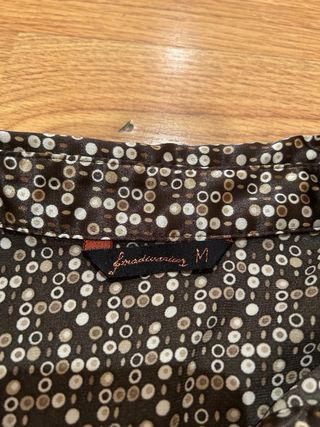 Blusa satinada marron de stradivarius