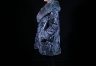 Chaquetón de astracán con cuello de zorr