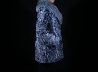 Chaquetón de astracán con cuello de zorr
