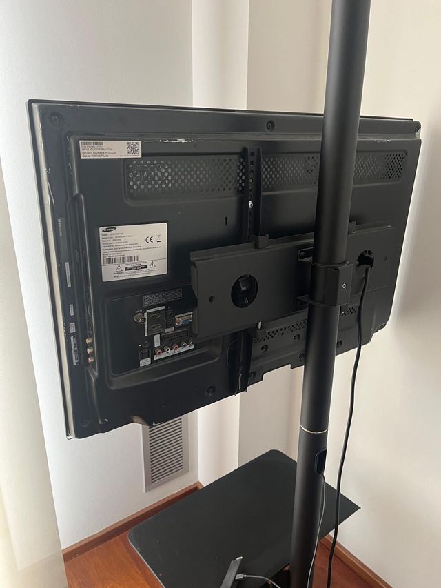 Soporte + TV Samsung + Fire Amazon