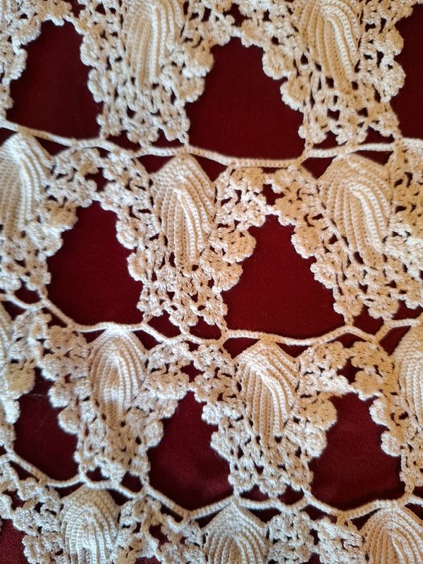 Centrotavola lavorato ad uncinetto vintage