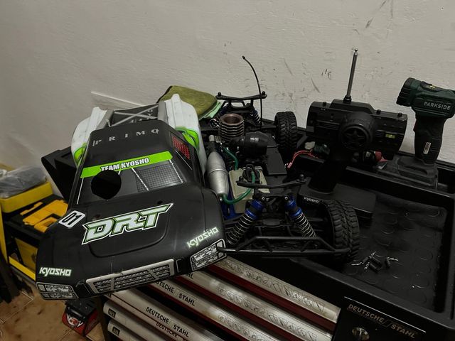 Auto a scoppio rc kyosho drt