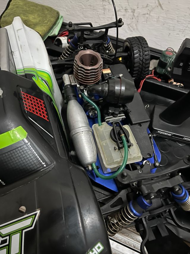 Auto a scoppio rc kyosho drt