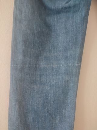 Pantalón tejano de mujer