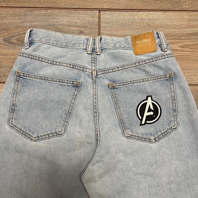 Mom Jeans w Marvel Patches