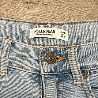 Mom Jeans w Marvel Patches