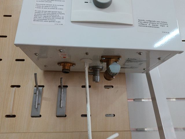 Calentador Bosch Neckar de gas butano estanco