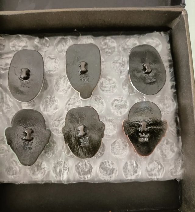 BOTONES TOSHIKANE.MASCARAS NOHARA.
 MÁSCARAS NOH