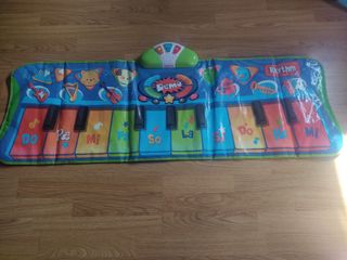 Piano alfombra infantil