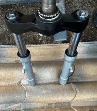 Horquilla peugeot satelis 125cc